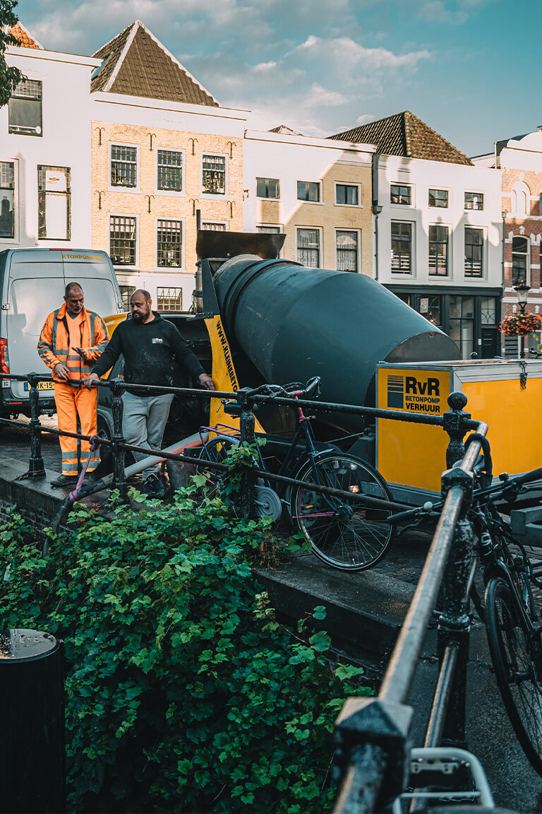 RvR Betonpomp verhuur Materieel Kleine Betonmixer - moeilijk bereikbare plekken